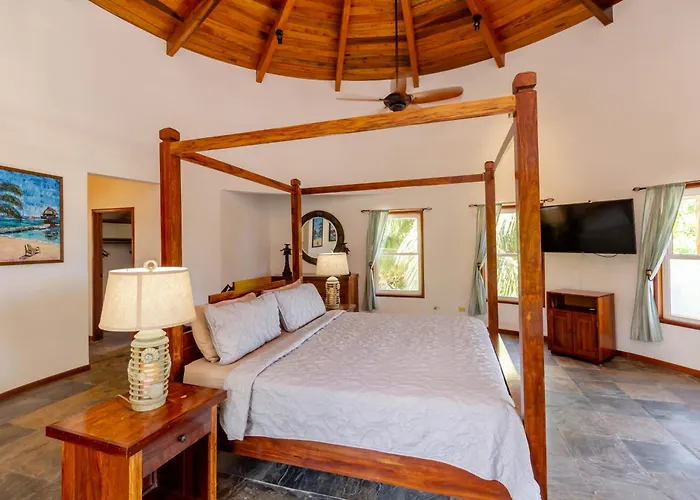 Solaria * San Pedro (Ambergris Caye)